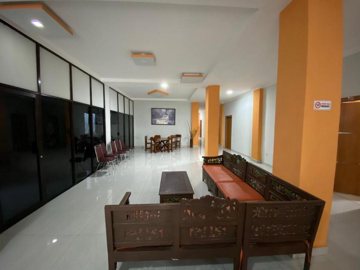 Hotel Magellona Mitra Reddoorz 2*